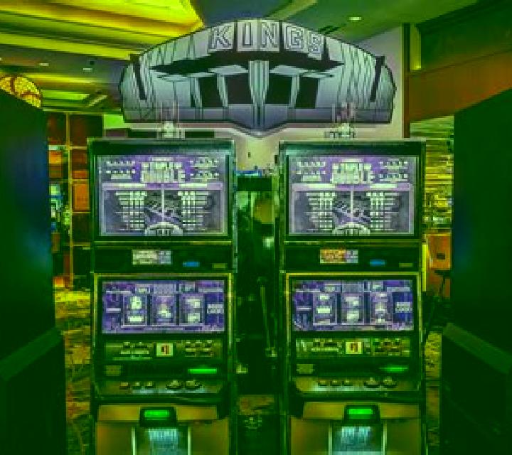 Falcon & Hawk online slot