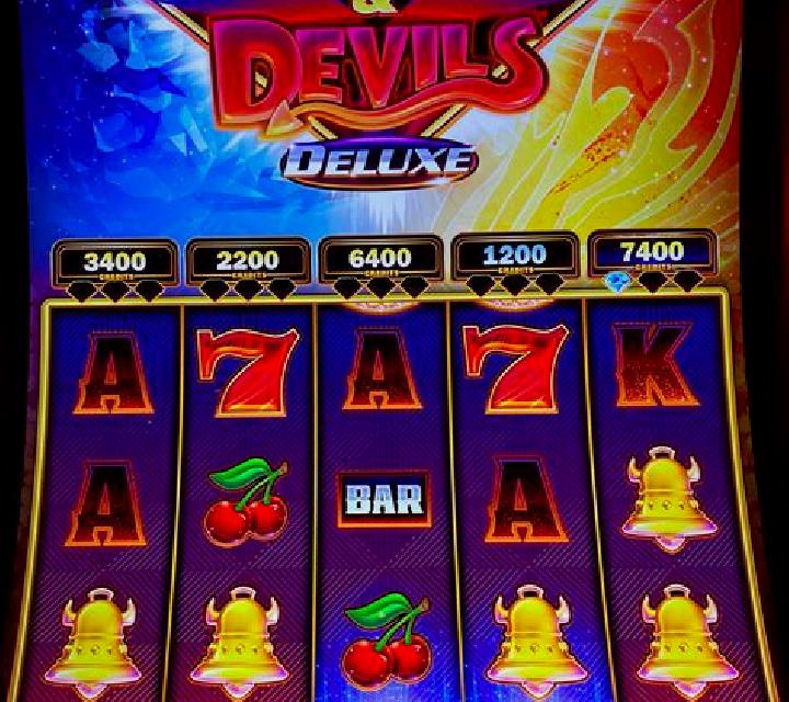 Fire vs Ice Devils slot game