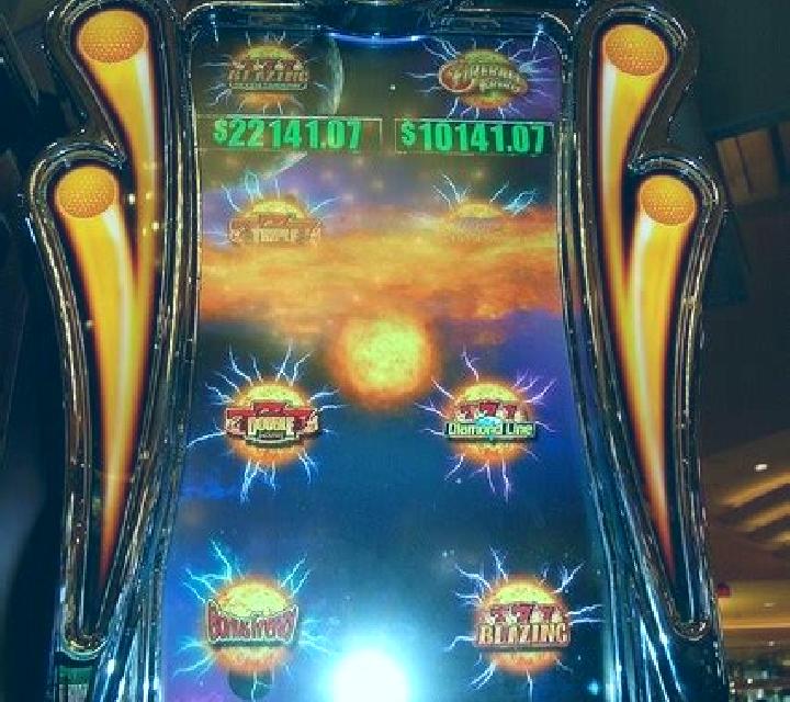 Fireball (Titan Gaming) slot machine