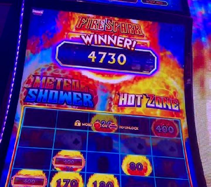 Fireballs slot machine
