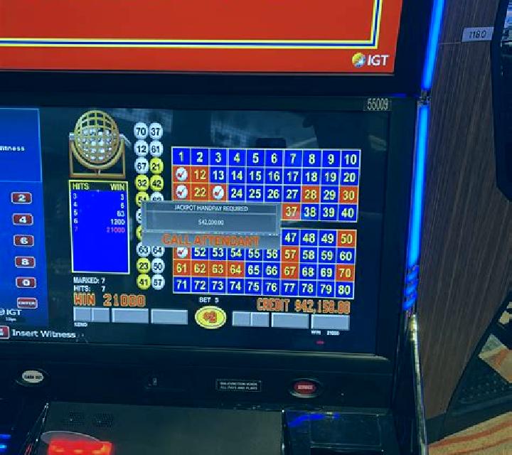 Firefly Keno slot machine