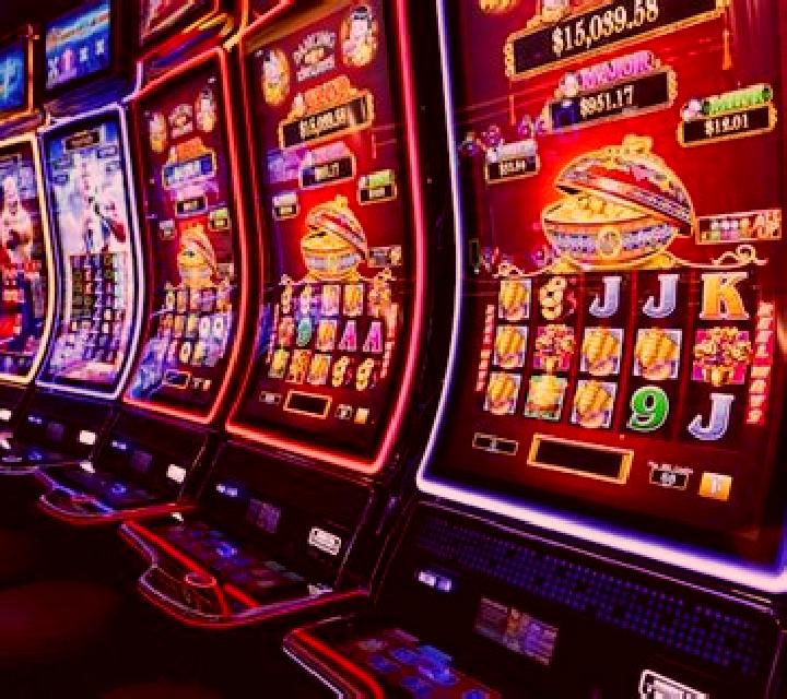 Five Hand Vegas Blackjack slot machine
