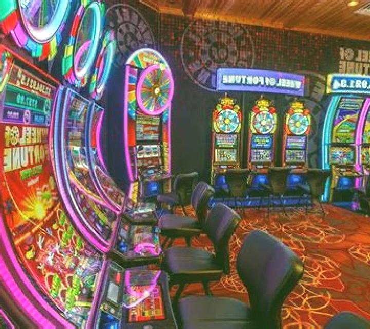 Fizz and Fortune slot machine
