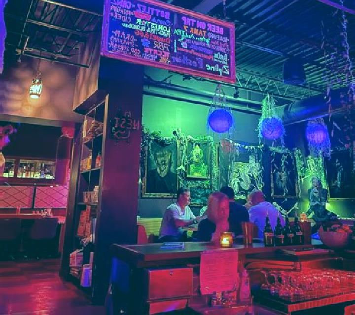 Flaming Bars Halloween online slot