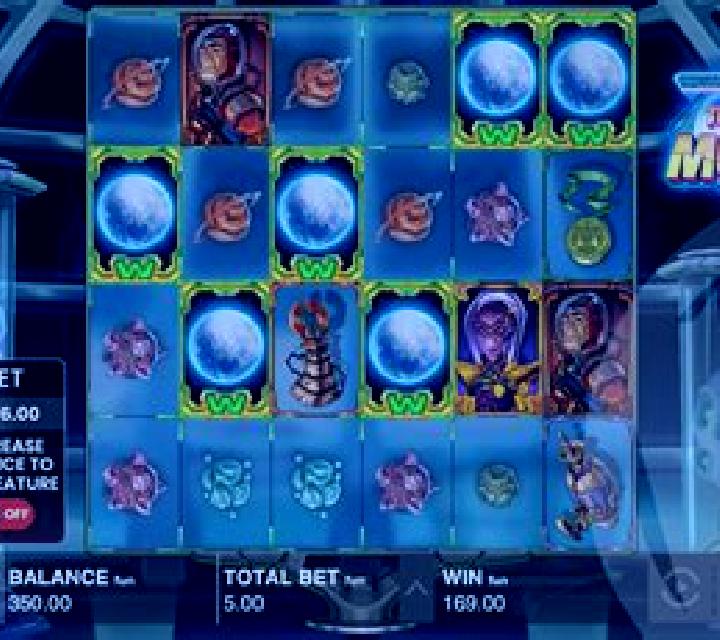 Fly to the Moon slot game