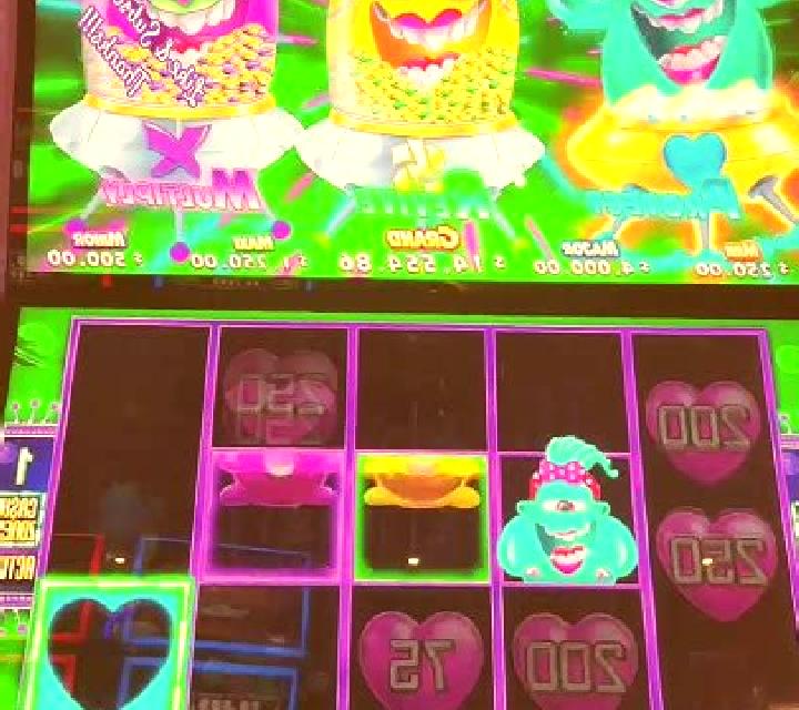 For Love and Money slot game