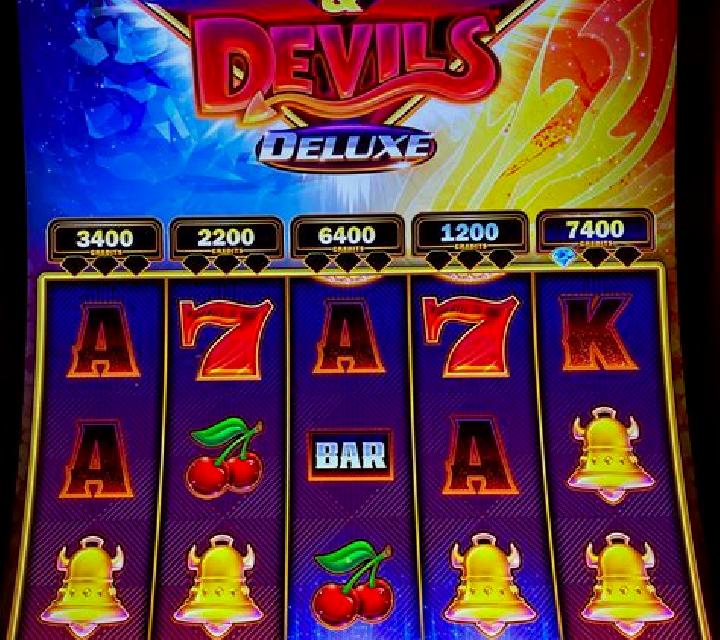 Forever Diamonds slot machine