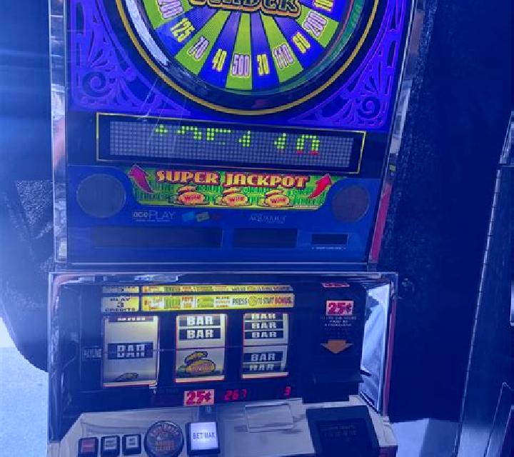 Fortune Finder With Sarati slot machine