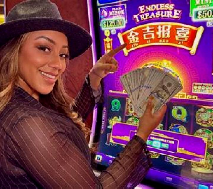 Four Beauties (Dream Tech) slot machine