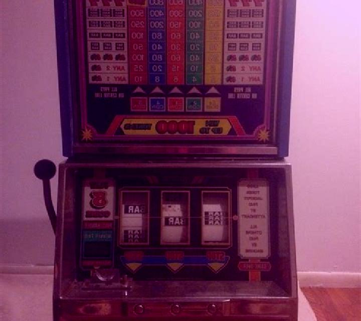 Foxy Dynamite slot machine