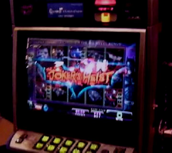 Foxy Heist slot machine