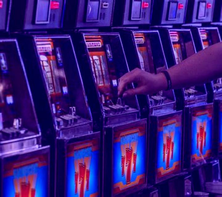 Friends The One With Multi Drop slot machine