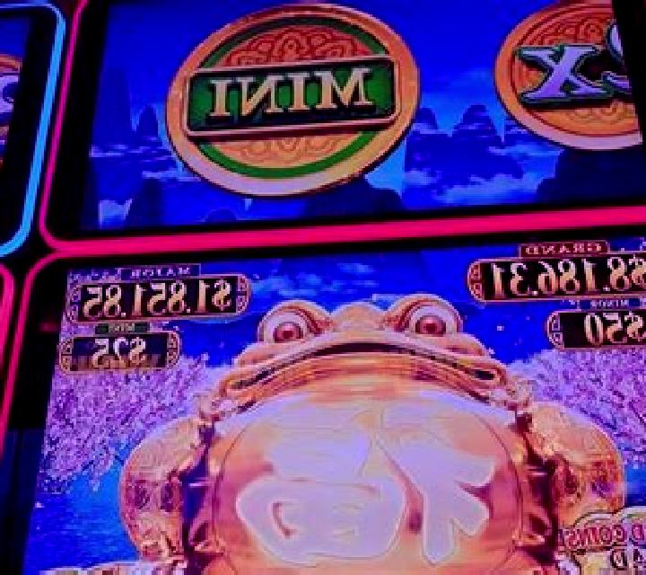 Frog Creek slot machine