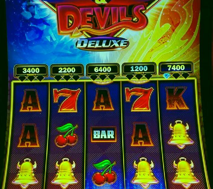 Frozen Diamonds slot machine