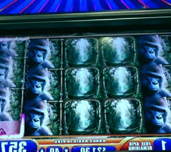 Froz n Wild slot machine