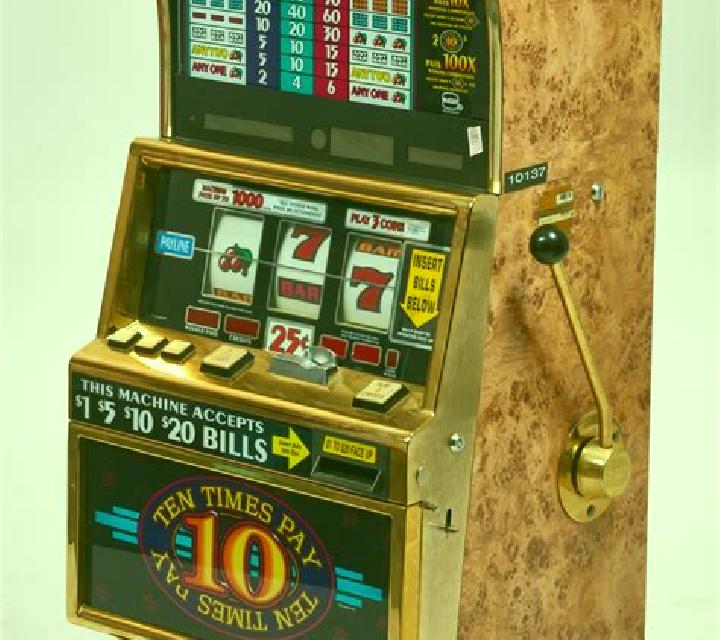 Fruit Chase 10 slot machine