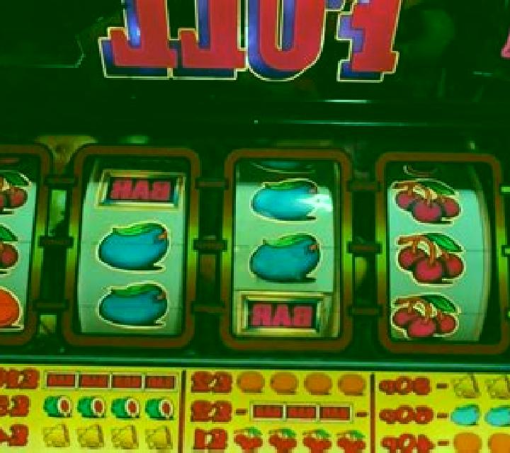 Fruit-Full slot machine