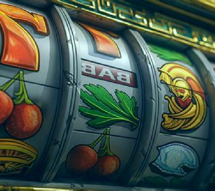 Fruit Salad 100 slot machine