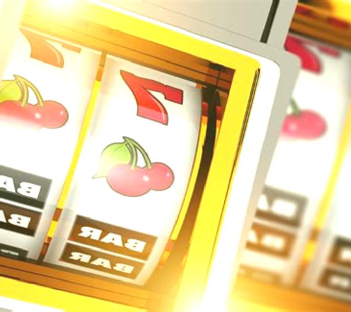 Fruits & Clovers 20 lines slot machine
