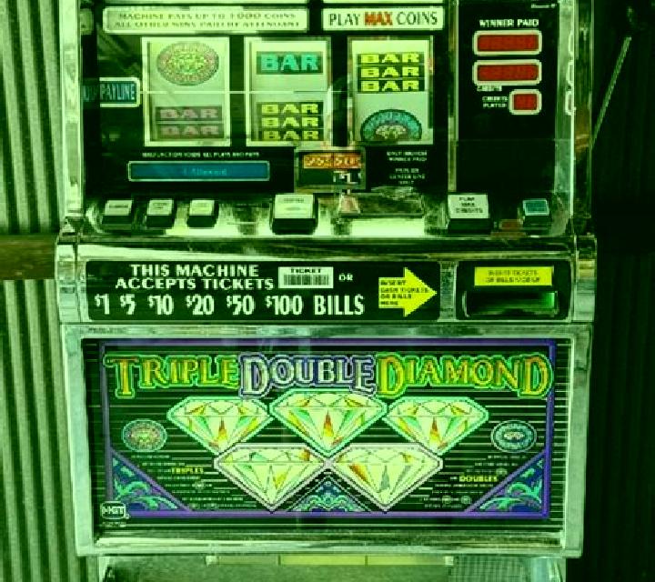 Game 2000 slot machine