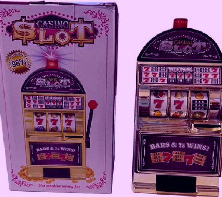 Gemma Mengual Capitana Nemo slot machine