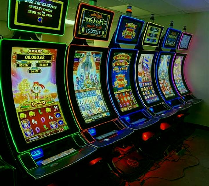 Genius (Capecod Gaming) slot machine