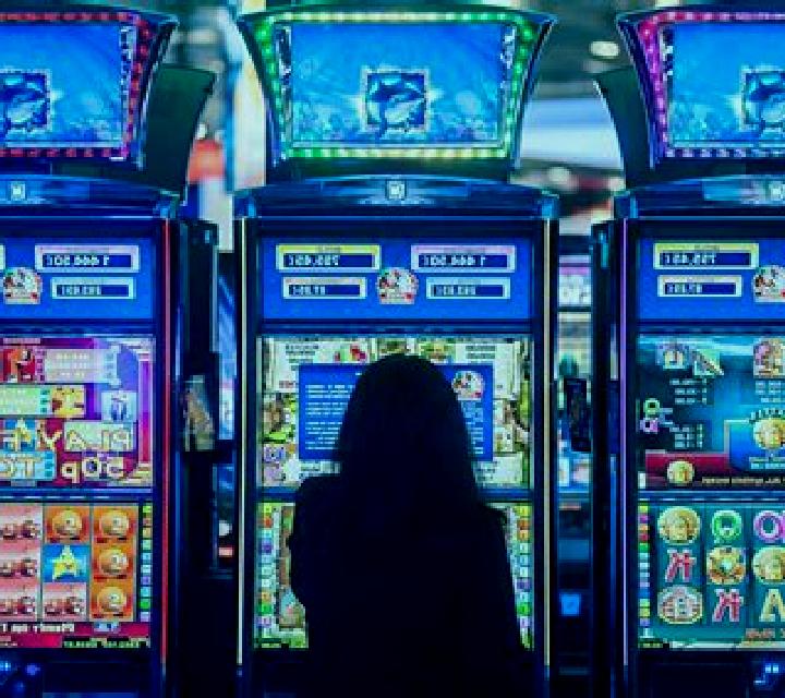 Give Me the Money slot