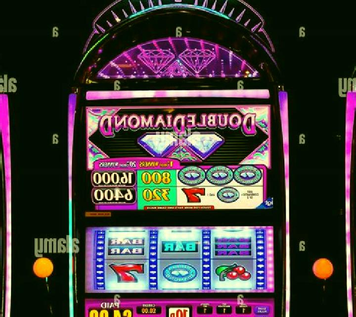 Glowing Diamond slot machine