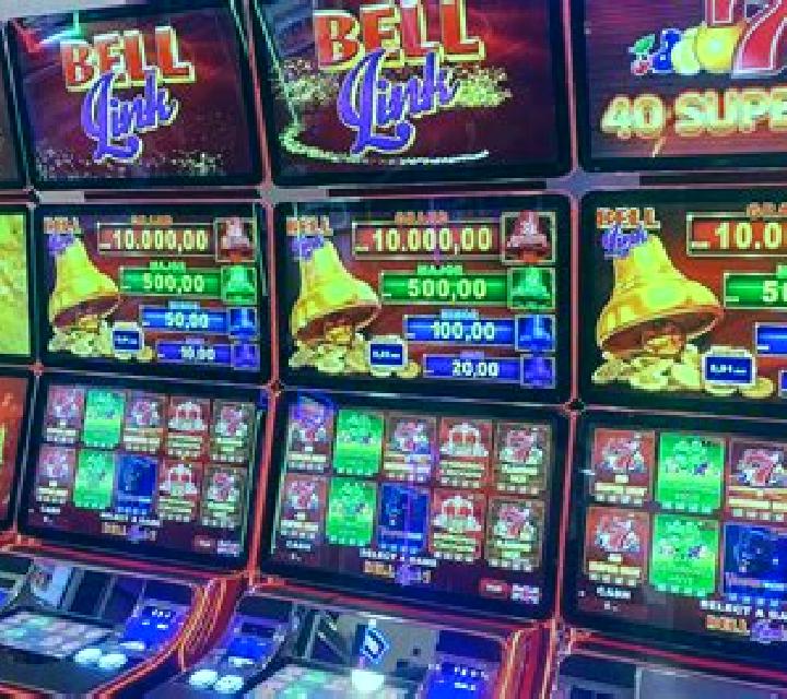 Goal Kings Bell Link slot game