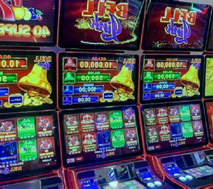 Goal Kings Bell Link slot machine