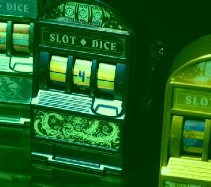 Gold Line Dice slot machine
