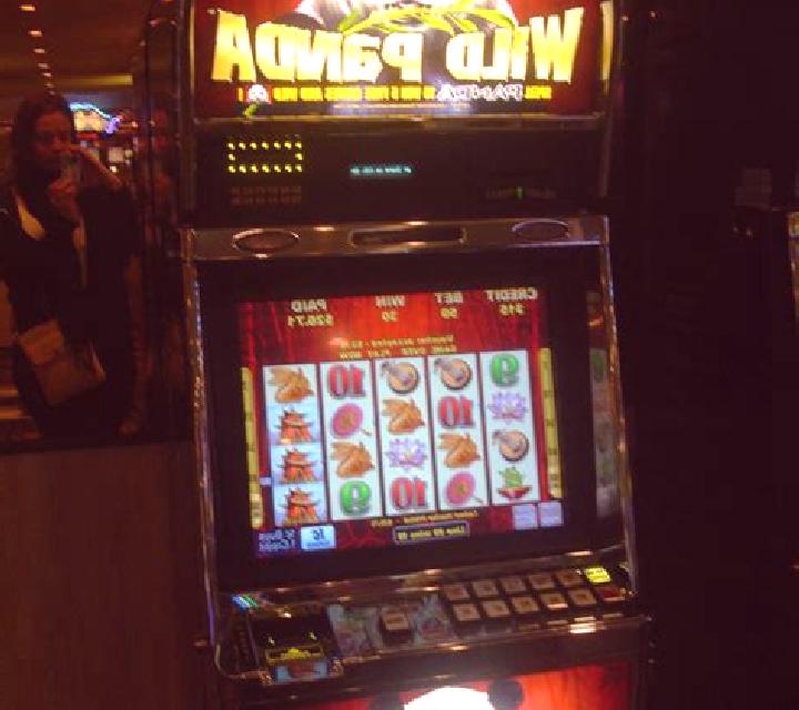 Gold Panda slot machine