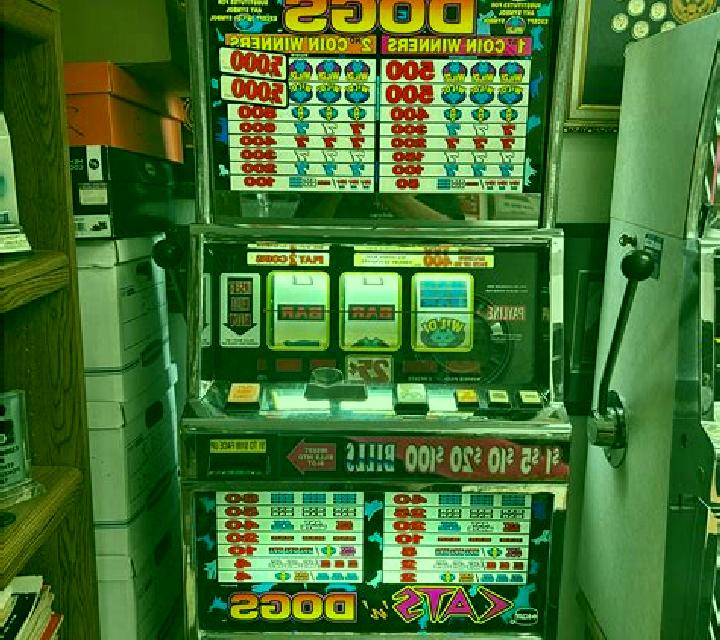 Golden Dogs slot machine