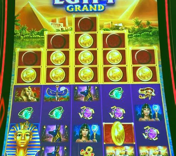 Golden Grand slot game