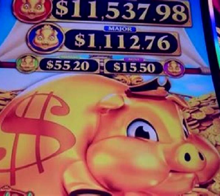 Golden Piggy slot machine
