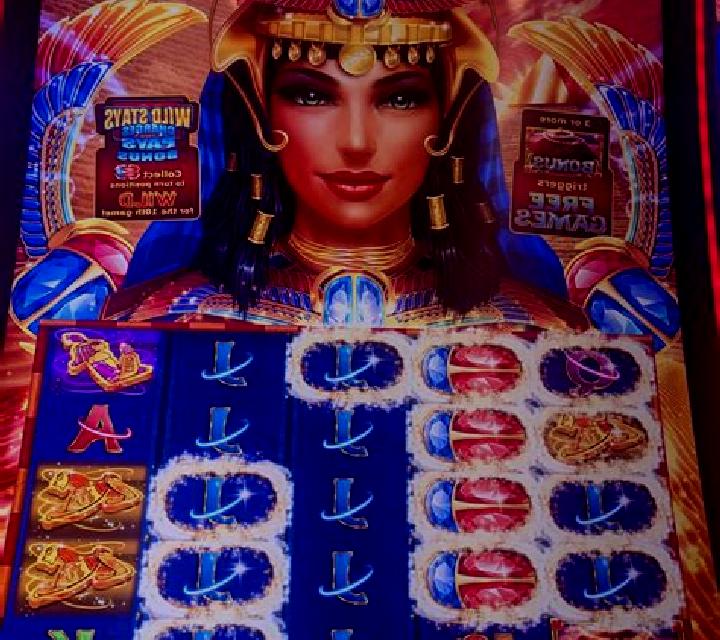 Golden Scarab slot machine