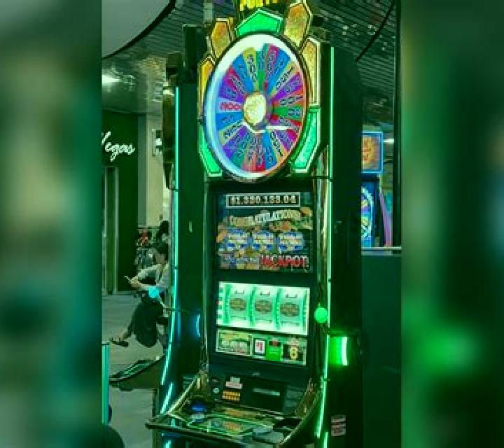 Golden Winner Grand Chance Super Wheel slot machine