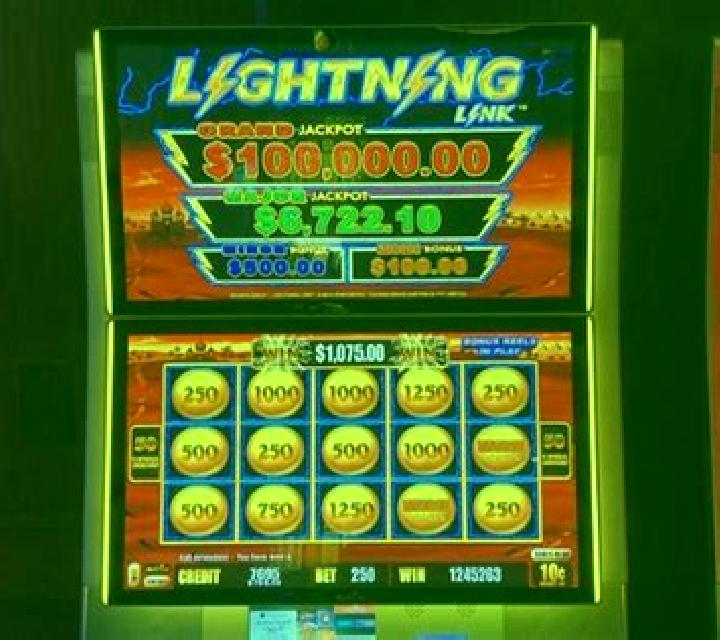 Grand Lightning slot machine