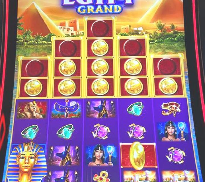 Grand slot machine