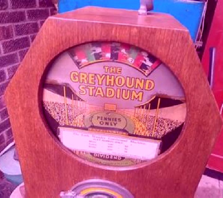 Greyhound Races slot machine