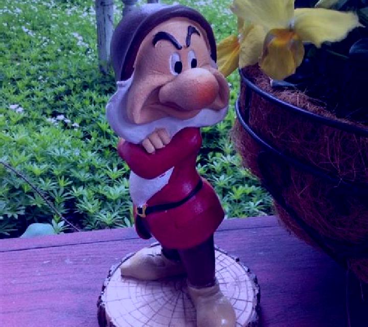 Grumpy Garden Gnomes slot