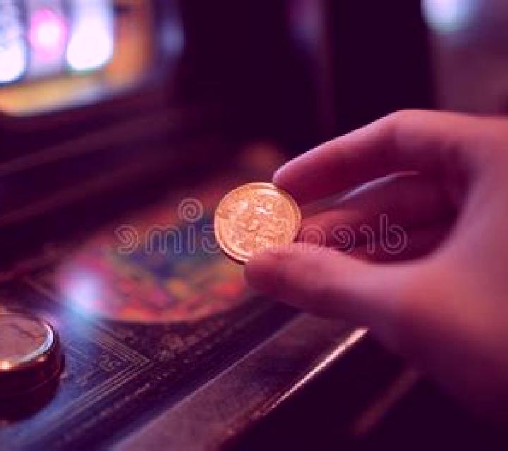 Hand of Midas 2 slot machine