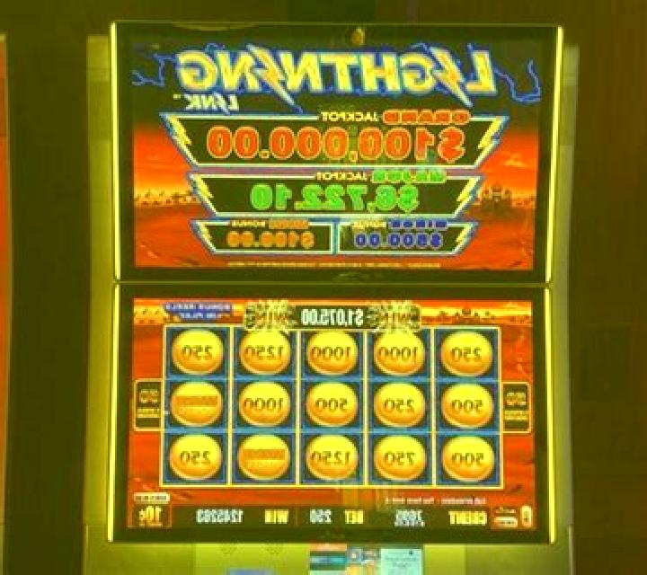 Happy Fishing Lightning slot machine