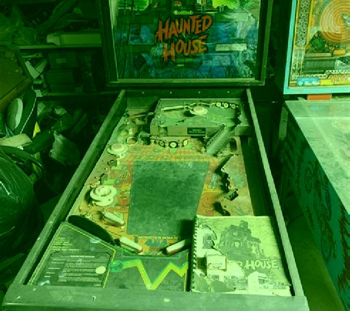 Haunted House Repeats slot machine