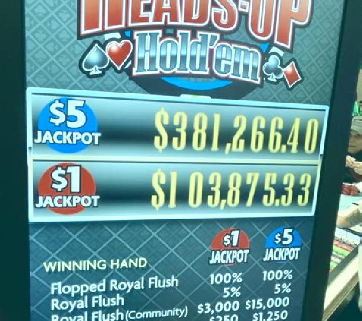 Heads Up Hold em slot