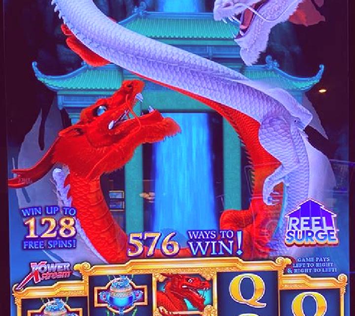 Hearts and Dragons slot machine