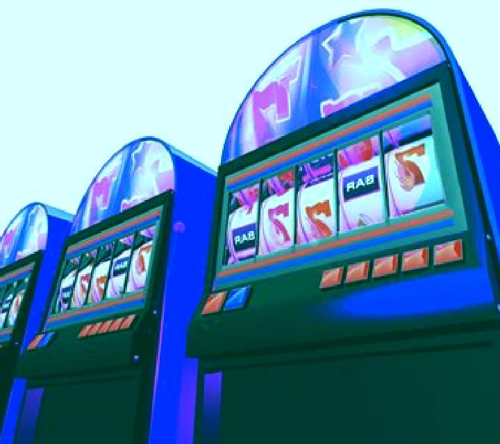 Hearts of Three slot game