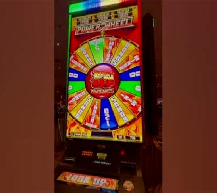 Heat Em Up Power Wheel slot machine