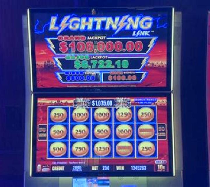Heat Hit Hold ‘n’ Link slot machine