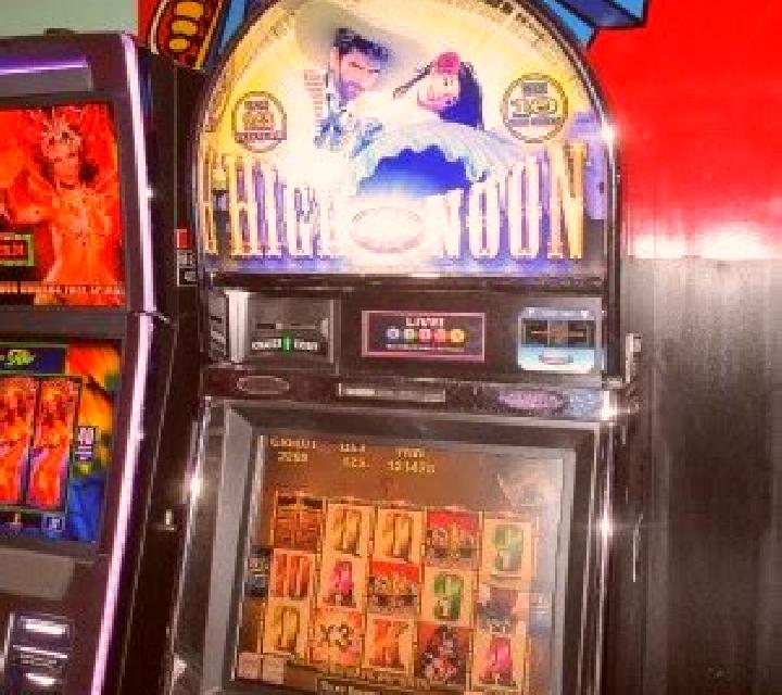 High Noon slot machine